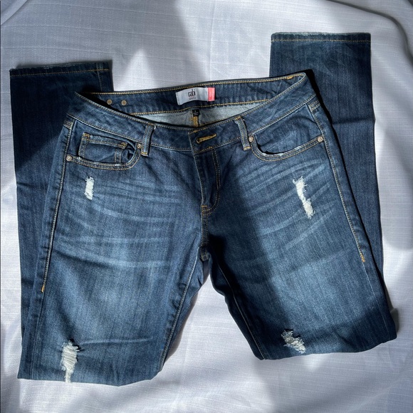 Cabi Distressed Slim Boyfriend Jeans - Picture 1 of 7